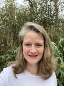 Amy Aden Dunn headshot.