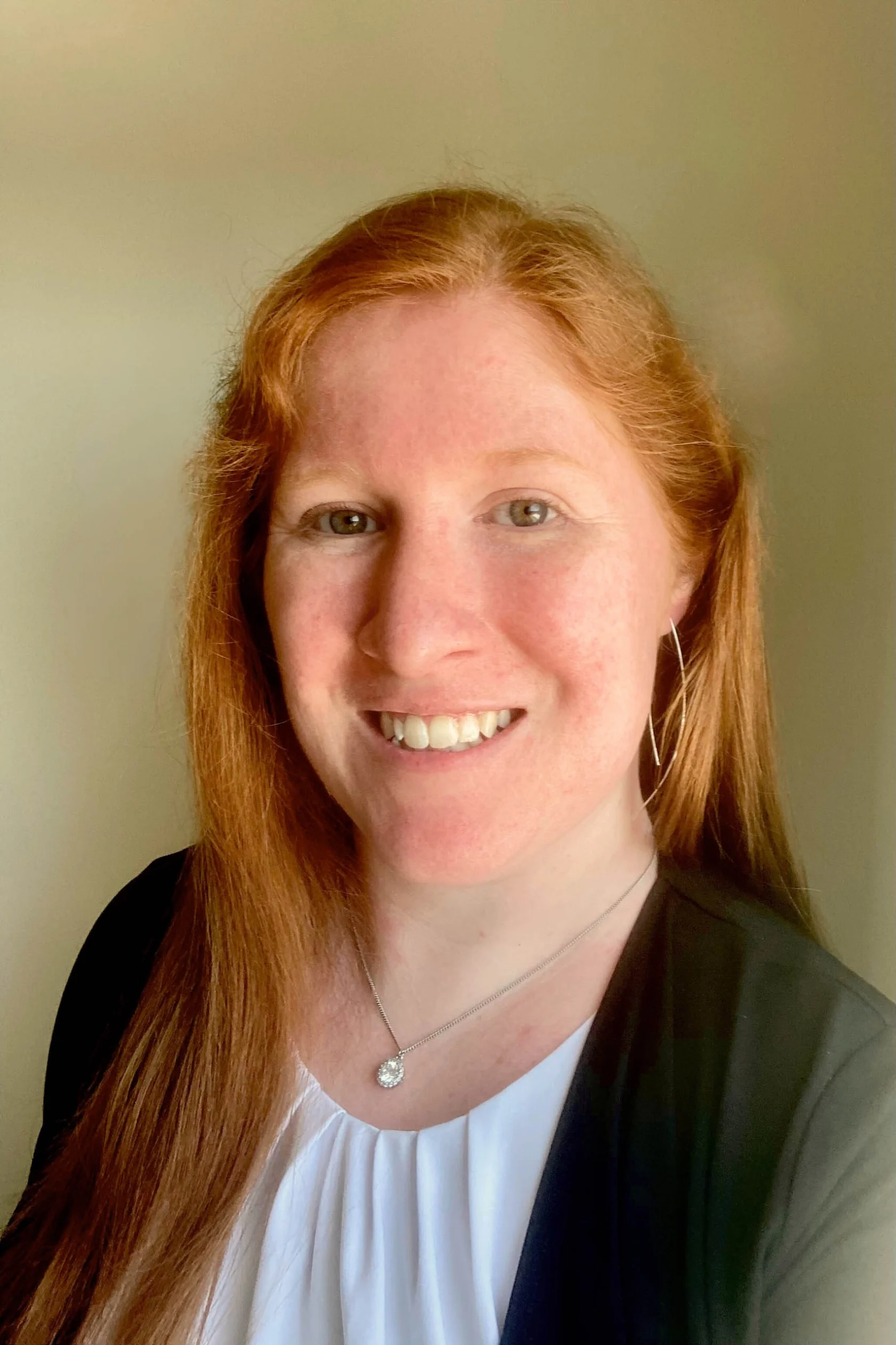 Elizabeth Marsden headshot.